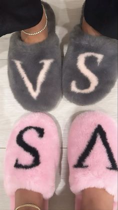 - 𝗳𝗼𝗹𝗹𝗼𝘄 𝟰 𝗺𝗼𝗿𝗲 ➚➚➚ Vs Slippers, Fresh Shoes, Fancy Shoes, Pink Girly Things, Girly Accessories