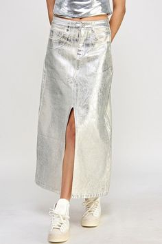 High rise midi skirt with waist with belt loopsFront and back pocketsMetallic fabric detailClean hem with front slitFront zip and button closure.97% Cotton, 3% Spandex Metallic Midi Skirt, Tulle Ruffles, Timeless Glamour, Column Skirt, Stretch Denim Fabric, Winter Closet, Metallic Skirt, Pleated Skirts, Metallic Fabric