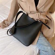 Brand Name: CyflymderShape: BucketPlace Of Origin: HE BEI ProvinceHandbags Type: Shoulder BagsTypes of bags: Shoulder & HandbagsOrigin: CN(Origin)Main Material: PUClosure Type: zipperHardness: SoftStyle: FashionOccasion: VersatileGender: WOMENPattern Type: SolidNumber of Handles/Straps: TwoInterior: Interior Slot PocketItem Type: HandbagsLady Totes: PU Leather Lady ToteShoulder Bag: Trend Female Shoulder BagPurse: Large Capcity Handle BagLarge Capcity Handle Bag: Designer Tote Bag Retro Shoulder Bag, My Style Bags, Female Shoulder, Bucket Handbags, Designer Totes, Simple Bags, Shoulder Messenger Bag, Messenger Bags, Suede Ankle Boots