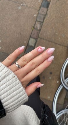 Nails With Letters, Mail Inspiration, Nails Oval, Henna Nails, Tapered Square Nails, Hello Nails, Asian Nails, Hippie Nails, Kiss Nails