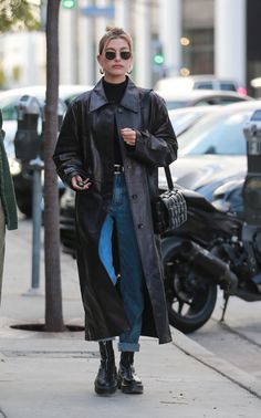 European Style Outfits, New York Aesthetic Outfits, Jacket Outfit Women, Hailey Baldwin, Star Style, Closet Fashion, Hailey Bieber, Celebrity Fashion