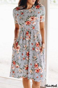 OliviaMark - Vestido midi fluido con mangas cortas y flores a rayas Boutique Wholesale, Flowy Midi Dress, Sweaters Women, Dress Item, Women Hoodies, Flower Shorts, Clothing Wholesale, Dress With Short Sleeves, Women Sweaters