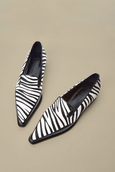 Zebra Print Shoes, Classic Loafers, Fancy Flats, White Clothing, Food Babe, Flats Outfit, Print Shoes, Beauty Inside, Pig Skin