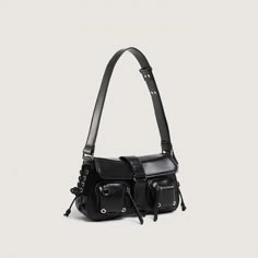 44661767012597 Shoulder Handbags For Women, Black School Bags, Street Style Bags, Shoulder Bag Vintage, Image Swag, Bag Interior, Fashion Decoration, Vintage Shoulder Bag, Black Handbag