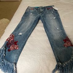 Never Worn Beautiful Inc Denim Jeans. Beautiful Embroidery And Detail. Skinny Leg Regular Fit Crop. Casual Embroidered Medium Wash Jeans, Casual Embroidered Jeans In Medium Wash, Spring Embroidered Denim Jeans, Casual Dark Wash Embroidered Jeans, Trendy Embroidered Denim Jeans, Bohemian Jeans With Frayed Hem In Denim Blue, Bohemian Light Wash Denim Jeans, Trendy Medium Wash Jeans With Floral Embroidery, Trendy Denim Jeans With Floral Embroidery