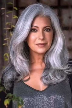 Short Bleached Hair, Long Hair Older Women, Perfect Curly Hair, Long Silver Hair, Silver Haired Beauties, Beautiful Gray Hair, Grey Hair Styles For Women