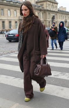 Street Style Spring 2023, Style Spring 2023, Fashion Week Spring 2023, Aw 2023, Paris Street Style Spring, Street Style Spring, Street Style Photos, Light My Fire, Paris Street Style