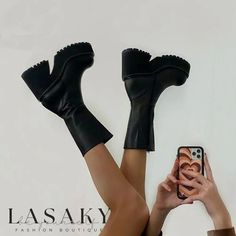 Lasaky - Womens Block Heel Platform Sole Mid-Calf Boots with Side Zipper Bratz Boots, Gothic Mode, Heels Patterns, Dr Shoes, Winter Shoes For Women, Platform Block Heels, Black Heel Boots, Low Boots, Stylish Boots