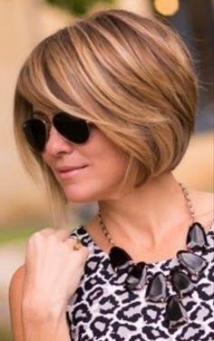 Chin Length Hair, Short Hair Trends, Bob Hairstyles For Fine Hair, Short Bob Haircuts, Penteado Cabelo Curto, Haircuts For Fine Hair, Short Hair With Layers, Short Bob Hairstyles