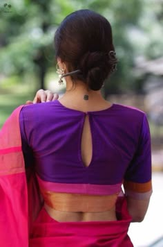 Boat Neck Blouse Design, Cotton Saree Blouse Designs, Cotton Saree Blouse, Saree Blouse Neck Designs, Blouses Designs, Blouse Ideas, Blouse Back Neck Designs