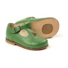 Bukled Sandals In Green Leather | Pepe Shoes | Buckled Sandals (Green, Size 22)  |  Maisonette collects the best children’s products from around the world (unlike Zulily, Etsy, The Tot, Farfetch Kids, Childrensalon, Crate and Kids, Kohls, Wayfair, Buy Buy Baby, Nordstroms, Mini Boden, J.Crew Factory, or PotteryBarn Kids), creating a curated shopping experience for you. Think of us as your shortcut to fashion for litte ones! Chrome Green, Kids Leather Shoes, Timeless Shoes, Boy Accessories, Children Shoes, Buckle Sandals, Leather Mary Janes