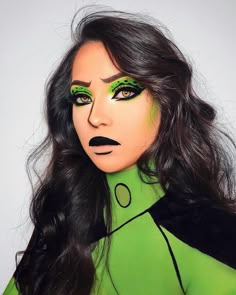 Disney Halloween Makeup, Makeup Zombie, Halloween Make-up Looks, Party Make-up, Creepy Halloween Makeup, Cute Halloween Makeup, Halloween Coustumes, Cool Halloween Makeup, Halloween Makeup Scary