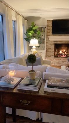 L Couch Living Room Layout, Lunden And Olivia Home, Cozy Southern Home, Southern Apartment, Decorate Ideas, Cottage Decorating, Cozy Evening