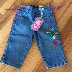 Brand New With Tags Brand: Dream Genie Premium Denim Hands Down The Cutest Little Girls Jeans I’ve Ever Seen!!! Embroidered Flower Details Pink Lace Up Sides Rainbow Stitching On Back Pockets Size: 5 Kids Nostalgia, Boys Denim Jeans, Old Navy Boots, Kid Outfits, Flower Jeans, Dolce And Gabbana Jeans, Slim Girl, Golden Books, Vintage Baby Clothes