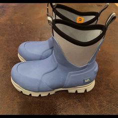 Unisex Men’s Size 4 Women’s Size 6 Light Blue And Grey 6 In Caterpillar Rubber Boots | Cat Footwear Stormers Collection Is A Waterproof Rubber Boot With A Cushioned Footbed. Nwt. Casual Blue Boots With Reinforced Toe, Casual Insulated Blue Boots, Blue Round Toe Boots For Outdoor Work, Casual Blue Boots For Outdoor, Casual Blue Outdoor Boots, Blue Caterpillar, Caterpillar Shoes, Cat Boots, Black Winter Boots