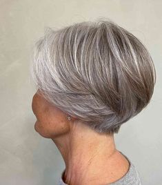 17 Best Bob Haircuts for Women in Their 50s With Fine Hair Short Grey Hair Over 60 Bob Hairstyles, Textured Short Hair, Women In Their 50s, Grey Bob Hairstyles, Pepper Hair, Wedge Haircut, Wedge Hairstyles, Best Bob Haircuts, Robin Wright