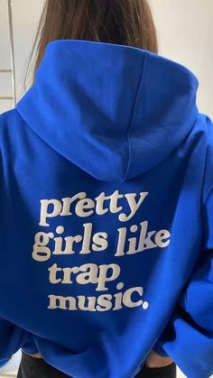 Blue Hoodie Outfit Aesthetic, Nude Project Outfits, Blue Hoodie Outfit, Hoodie Outfit Aesthetic, Nude Project, Blue Baskets, Style Hoodie, Hoodie Outfit, Blue Hoodie