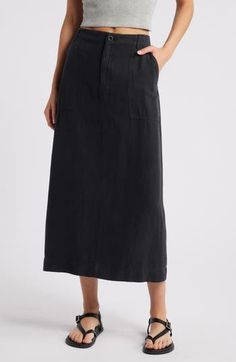 Rock utilitarian vibes in this any-day maxi skirt crafted from a lightweight linen-kissed blend. Zip fly with button closure 65% Tencel® lyocell, 22% cotton, 13% linen Tencel lyocell is a more-sustainably produced fiber made with closed-loop processing Machine wash, tumble dry Imported Outfit Wedding Guest, Casual Outfit Inspiration, European Women, Fashion People, Outfit Combinations, Silk Skirt, Flowy Skirt, Comfortable Dress, Fashion Help