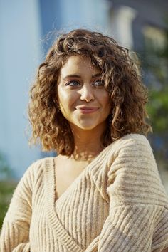 Bob Hairstyles For Thick, Short Curly Haircuts, Haircuts For Curly Hair, Curly Hair With Bangs, Heart Face Shape, Curly Bob Hairstyles