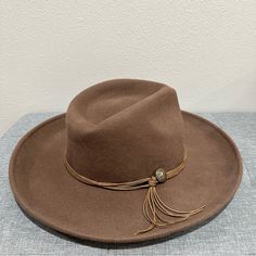 One Size Brown In Color Euc - Like Brand New Vintage Absolutely Beautiful Hat Bands, Fedora Hat Women, Women's Hats, Hat Band, Fedora Hat, Palermo, New Vintage, Real Leather, Hats For Women