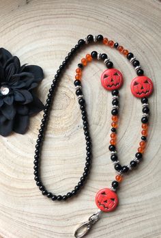 Cabochon Tutorial, Lanyard Ideas, Halloween Jewelry Diy, Pumpkin Bead, Diy Jewlery, Trendy Face Masks, Earrings Halloween, Halloween Orange