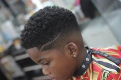 Fashionable Haircuts, Female Barber, Man Haircuts, Boys Cut, Haircuts For Boys, Frizzy Curls, Men's Cuts