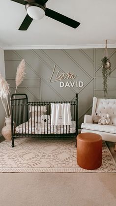 a baby's room is decorated in neutral colors