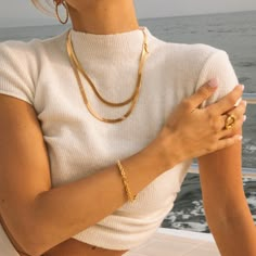 Necklace Chain Types, Long Chain Necklace, Mode Inspo, Steel Metal, Snake Chain, Cute Casual Outfits, Look Fashion, White Shirt, Herringbone