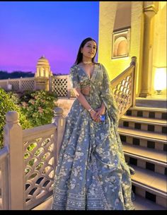 Lengha Design, Bridesmaid Indian, Wedding Outfits Indian, Simple Lehenga, Trendy Outfits Indian, Indian Outfits Lehenga