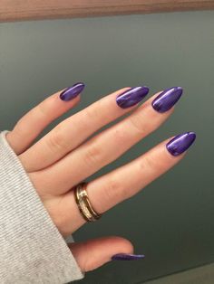 Dark Purple Round Nails, Deep Purple Almond Nails, Dark Purple Chrome Nails Almond, Dark Purple Nails For Prom, Nails For Dark Purple Dress, Rounded Summer Nails, Pretty Almond Nails Colour, Dark Purple Almond Acrylic Nails, Simple Dark Purple Nails