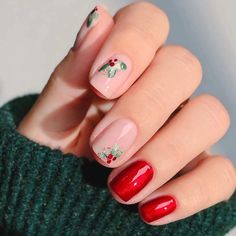 47339160174917 Christmas Nails French Tip Holidays, Nails Yellow, Red Christmas Nails, Nagel Tips, Short Square Nails, Fake Nail, Stick On Nails, Xmas Nails, Minimalist Nails