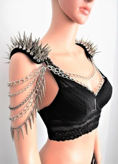 Girls Outfit Ideas, Shoulder Jewelry, Burning Man Outfits, Estilo Punk, Jewelry Crystal, Creation Couture, Youtube Link, Grunge Style, Fantasy Fashion