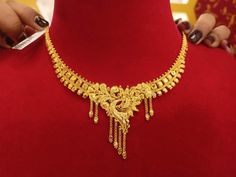 Unique Gold Jewelry Designs, Bridal Necklace Designs, Bengali Bride, Gold Jewellry, New Gold Jewellery Designs, Jewellery Indian, Friend Cartoon, Wedding Gold, Gold Wedding Jewelry