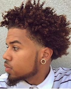 29 Fresh Hairstyles + Haircuts for Black Men in 2022 Black Haircut Styles, Ideas Haircut, Black Curls, Black Men Haircuts, Haircut Short, Natural Afro Hairstyles, Black Men Hairstyles, Men Haircut Styles, Black Curly Hair