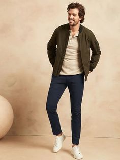 Minimal Mens Fashion, Blue Chinos Men, Chinos Men Outfit, Snappy Casual, Blue Pants Outfit, Summer Work Wardrobe, Navy Pants Men, Navy Blue Chinos, Mens Business Casual Outfits