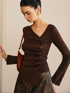 DETAILS
Composition: 49.5% Viscose, 30.5% Polyester, 20% Nylon
Design: Asymmetrical, Pleated
Style: Casual, Elegant, Romantic
Thickness: Regular
Material: Knit
Occasion: Leisure, Vacation, Work Elegant Fall Top With Asymmetrical Hem, Elegant Tops With Asymmetrical Hem For Fall, Ruched Tops For Layering In Fall, Fall Ruched Tops For Layering, Winter Ruched Fitted Tops, Winter Fitted Ruched Tops, Fitted Ruched Tops For Winter, Chic Asymmetrical Ribbed Top, Elegant Asymmetrical Tops For Fall