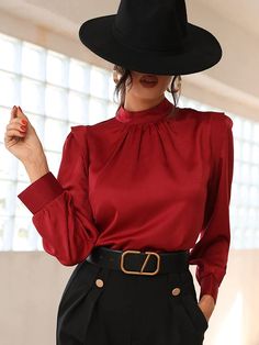 Red Satin Blouse Outfit, Red Silk Shirt Outfit, Red Blouse Outfit Work, Red Satin Shirt Outfit, Red Crop Top Outfit, Collar Blouse Outfit, Red Blouse Outfit, Blouse Outfit Work