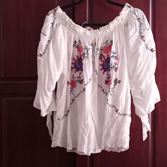 Beautiful Off The Shoulder Floral Top Casual White Peasant Top For Festival, Embroidered Summer Blouse For Spring, Spring Floral Print Festival Blouse, White Bohemian Tops For Spring, Spring Festival Floral Print Blouse, Spring Festival Blouse, Embroidered Flowy Spring Top, Flowy Embroidered Spring Tops, Spring Embroidered Flowy Top