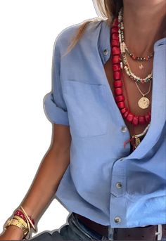 Colorful Necklace Outfit, Sincerely Jules Style 2024, Hankerchief Outfit Women, Summer Outfits 2024 Fashion Trends Women, Neckmess Ideas, European Style Women, Accessorizing Outfits, Chique Outfits, Looks Street Style