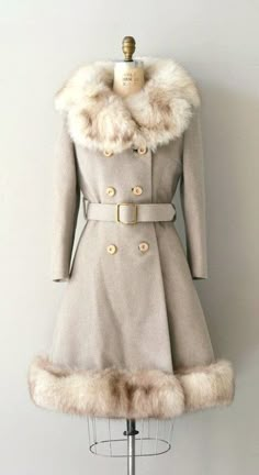 Fancy Coats For Women, Cute Coats For Women, Petty Coat, Cute Winter Coats, Fur Lined Coat, Northern Star, Diy Sy, Princess Coat