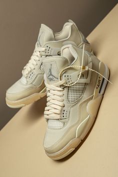 Jordans 4, Jordan 4 Outfit, Jordan 4 Off White, Retro Outfit, Sneakers Jordans, Dr Shoes, Jordan Shoes Girls, Jordan Shoes Retro, Streetwear Shoes