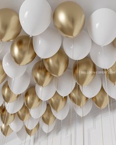 White and Gold Ceiling Balloons inflated with helium Ballon Combination Ideas, Gold Balloons On Ceiling, White And Gold New Years Party, White And Golden Birthday Decoration, Balloons Color Combinations, Balloon Color Combination, Sweet Sixteen Champagne Theme, 18th Birthday White And Gold, Silver And Gold Decorations Party Ideas