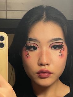 Pink Makeup Looks Eyeliner, Punk Pink Makeup, Pink Alt Makeup Looks, Pink Creative Makeup, Pink Graphic Makeup, Goth Pink Makeup, Eyeliner Face Art, Pink Emo Makeup, Pink Alt Makeup