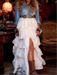 Mode Country, Long Tiered Skirt, Look Boho Chic, Mode Kimono, Bridal Skirts, Mode Boho, Long Skirts, Beautiful Skirts