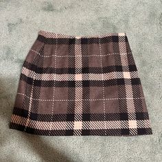 Nwt! H&M Plaid Mini Skirt, Size 8 So Cute For Fall & Winter #Miniskirt #Plaid #H&M #Gilmoregirls H&m Skirt, H&m Fall Lined Mini Skirt, H&m Lined Mini Skirt For Fall, Winter Miniskirt, Brown Plaid Skirt, Hm Skirt, Pretty Clothes, Plaid Mini Skirt, Brown Plaid