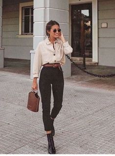 Summer Business Casual Outfits, Business Casual Summer, Cooler Style, Walking Down The Street, Gaun Fashion, Simple Fall Outfits, Kendall Jenner Outfits, Business Outfit, Fashion Business