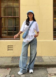 Oversize Tshirt Outfits, Stile Hijab, Jeans Outfit Women, Nashville Outfits, Uni Outfits, Looks Street Style, Tshirt Outfits, Casual Style Outfits, Looks Style