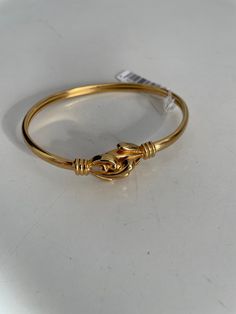 "A charming 80s gold plated 18k bangle bracelet . ....M E A S U R E S 8 .5\" in circumference. Fits most adults. Condition: excellent ( New old stock ) Shipping Is Avaliable Worldwide. Every item is carefully shipped Priority via Air Mail - shipping takes from 7 to 14 working days, depending on your location. Shipping includes Tracking. Come and check out our shop to see all items! https://www.etsy.com/shop/Themagicstories2?ref=seller-platform-mcnav Thanks!" Bangel Design Gold Latest, Bangals Design In Gold Latest, Single Bangle Designs Gold Latest, Single Gold Bangle Designs, Single Bangle Designs Gold, Single Gold Bangle, Bangle Design Gold, Gold Kappu, Daily Wear Gold Bangles Indian