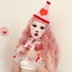 Halloween Outfit Inspiration, Creepy Cute Halloween Costumes, Pastel Clown Costume, Creepy Clown Aesthetic, Cute Clown Halloween, Pastel Clown Makeup, Clown Nurse, Creepy Cute Makeup, Pink Clown Makeup