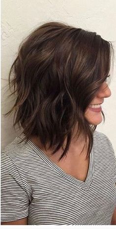 Layered brunette lob Hair Color Ideas For Brunettes Short, Brunette Lob, Pinterest Hair, Penteado Cabelo Curto, Hair Envy, Brown Hair Colors, Hair Today, Great Hair, Brunettes